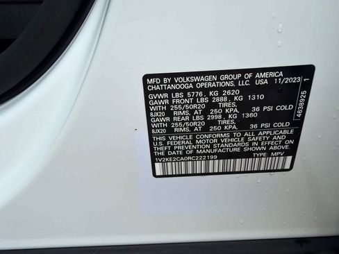 Used 2024 Volkswagen Atlas Cross Sport SE AWD/4WD image 21