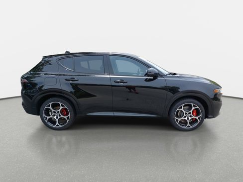 New 2025 Alfa Romeo Tonale w/ Premium Package image 4