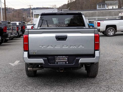 Used 2025 Toyota Tacoma SR5 image 5