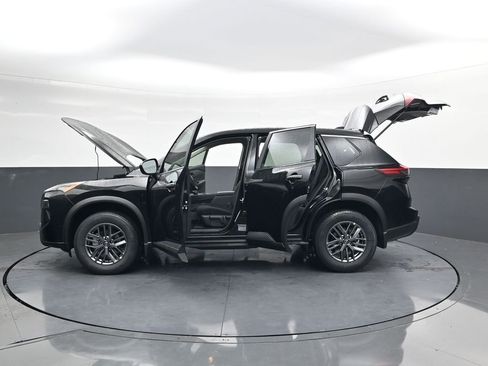 Certified 2026 Nissan Rogue S image 38