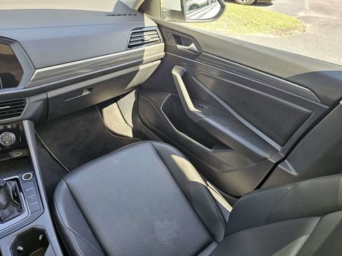 Used 2019 Volkswagen Jetta SEL FWD image 16