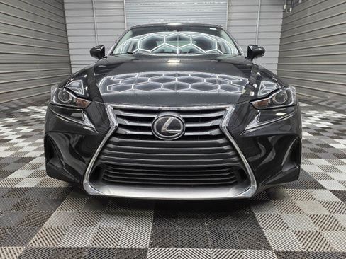 Used 2018 Lexus IS 300 w/ Comfort Package RWD image 2