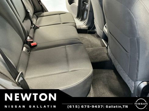 Used 2023 Nissan Rogue S FWD image 12