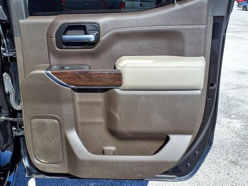 Used 2019 GMC Sierra 1500 SLT image 16