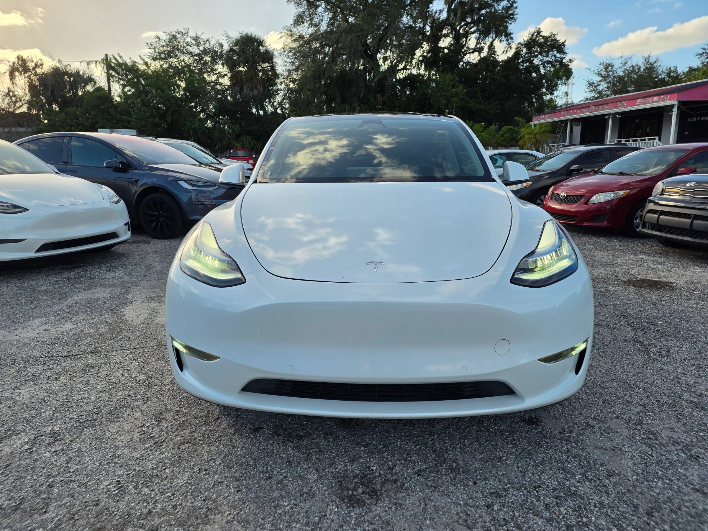 Used 2020 Tesla Model Y Long Range AWD/4WD image 2