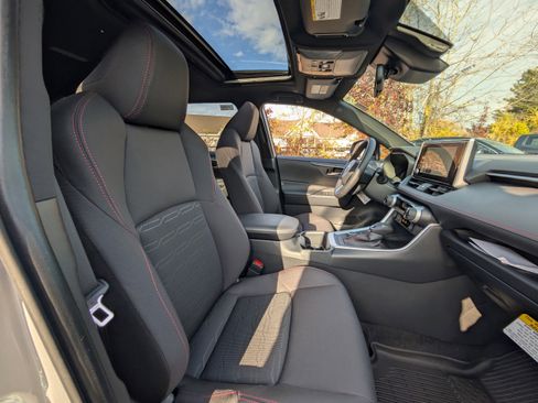 New 2025 Toyota RAV4 SE image 33