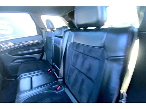 Used 2017 Jeep Grand Cherokee Trailhawk w/ Trailhawk Luxury Group AWD/4WD image 28