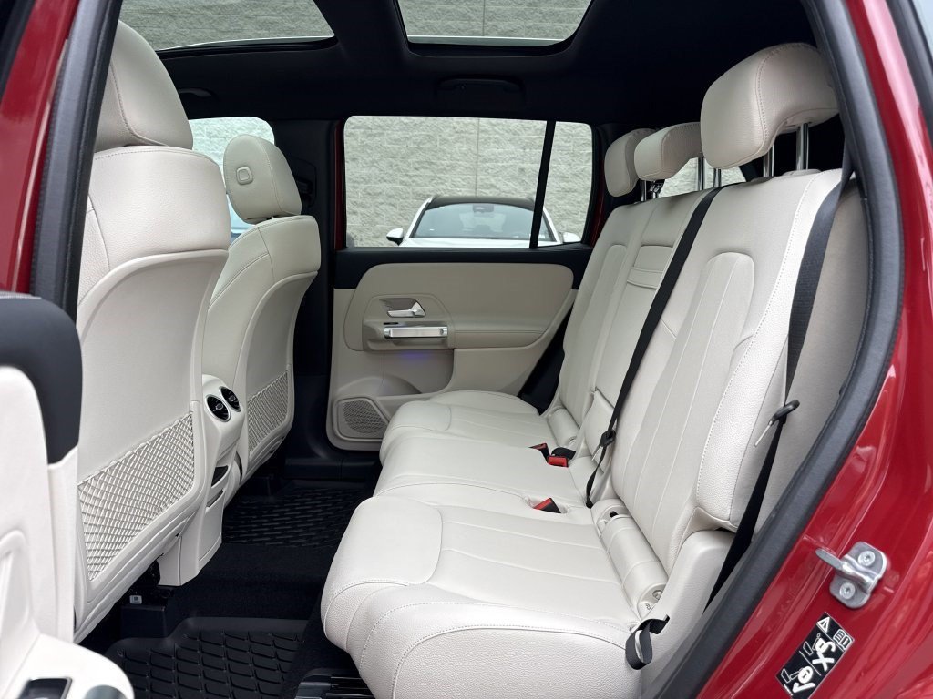 Certified 2025 Mercedes-Benz GLB 250 image 14