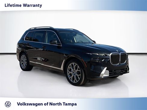 Used 2023 BMW X7 xDrive40i image 1