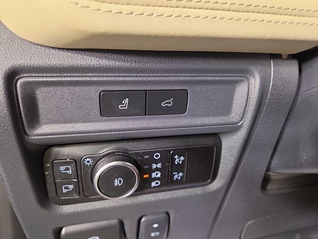 Used 2024 Ford Expedition Platinum AWD/4WD image 31