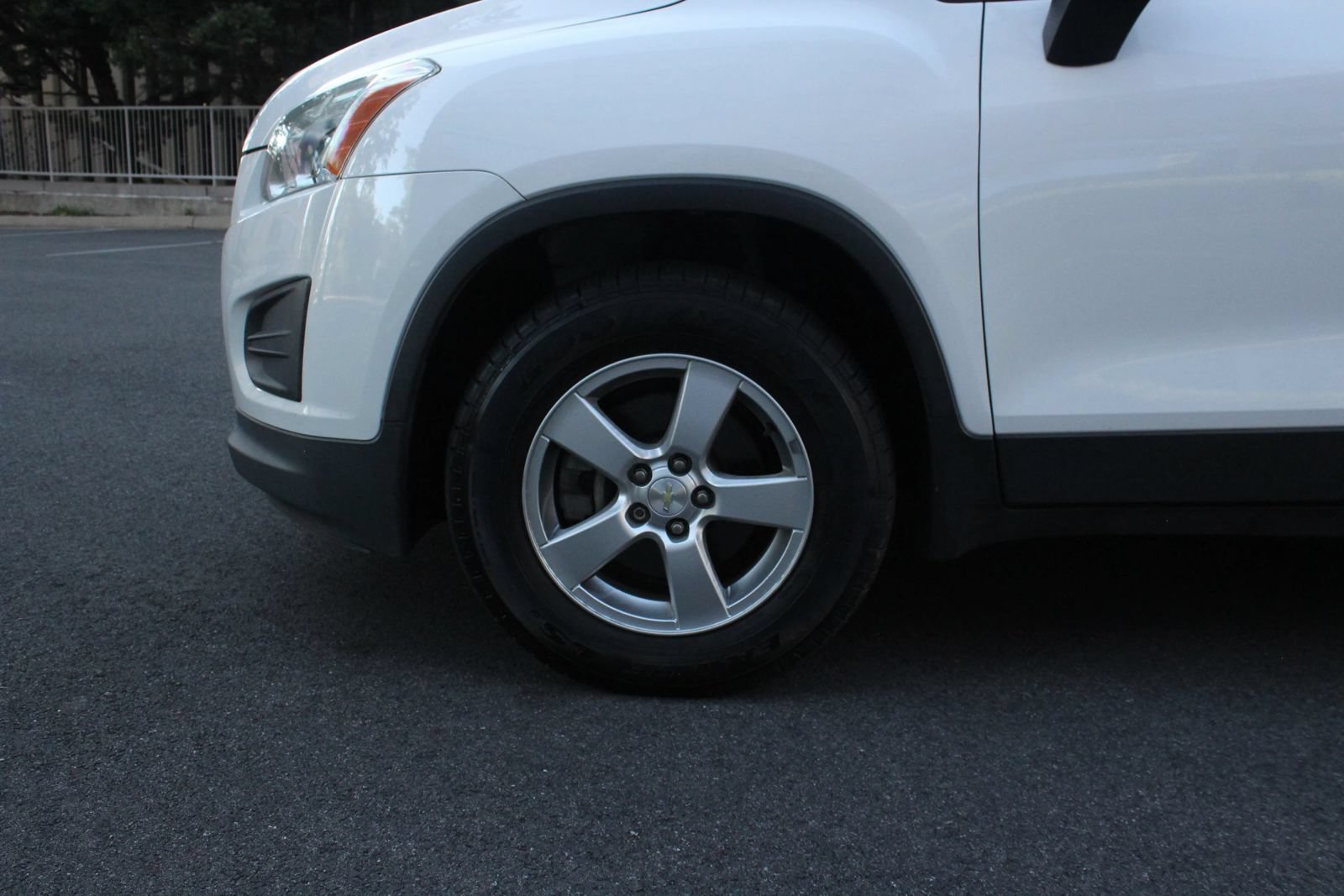 Used 2016 Chevrolet Trax LS AWD/4WD image 11