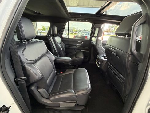 Used 2025 Ford Expedition Max Platinum w/ Stealth Appearance Package AWD/4WD image 40