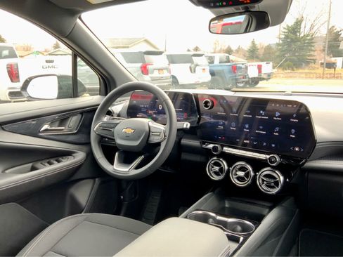 New 2026 Chevrolet Blazer EV LT image 32