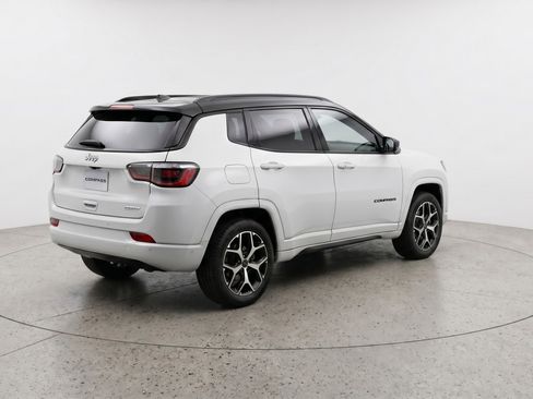 Used 2025 Jeep Compass Limited AWD/4WD image 9