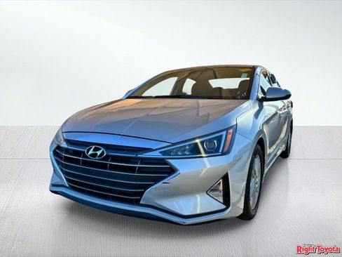Used 2019 Hyundai Elantra SEL image 2