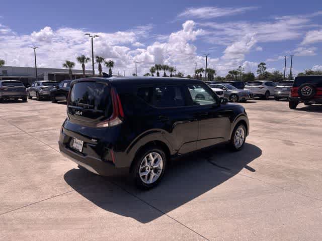 Used 2024 Kia Soul LX w/ Option Group 015 FWD image 14