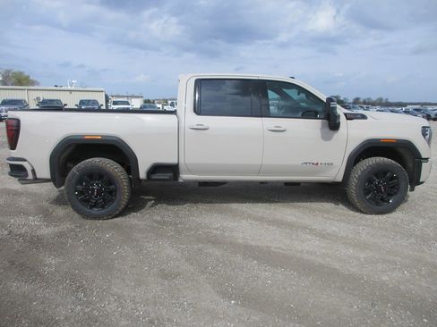 New 2026 GMC Sierra 2500 AT4 image 3