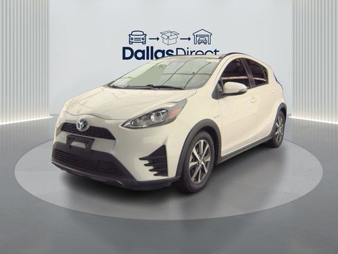 Used 2018 Toyota Prius C Two image 4
