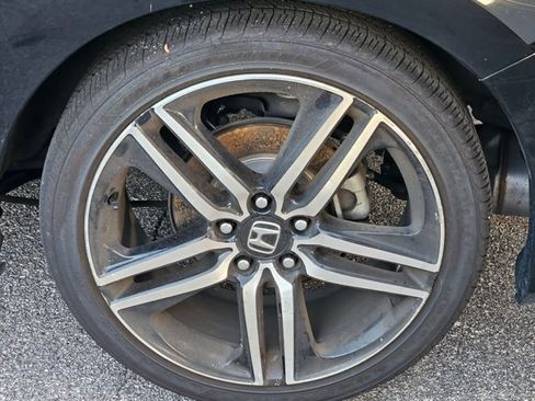 Used 2016 Honda Accord Touring image 10