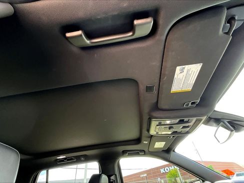 Used 2021 Chevrolet Tahoe Z71 image 13