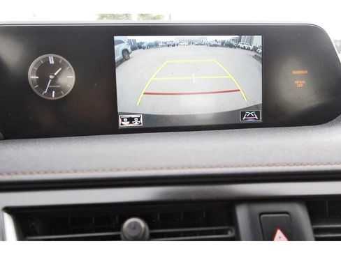 Used 2022 Lexus UX 200 w/ Premium Package image 20