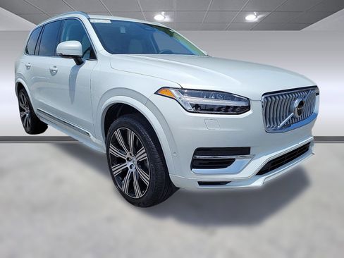 New 2024 Volvo XC90 T8 Ultimate w/ Protection Package Premier image 19