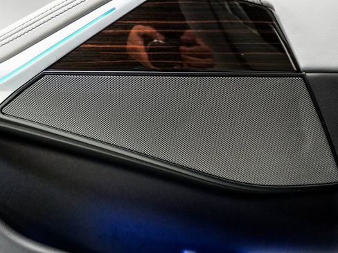 Used 2024 BMW X5 xDrive50e image 10