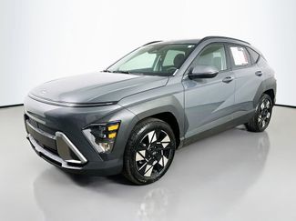 Used 2025 Hyundai Kona SEL video 3