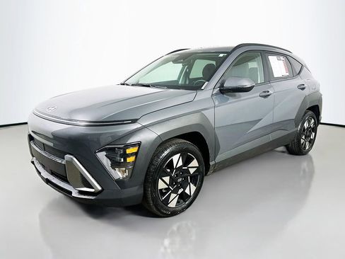 Used 2025 Hyundai Kona SEL image 3