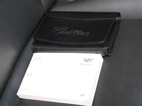Used 2021 Cadillac XT5 Premium Luxury w/ LPO, Floor Liner Package FWD image 21