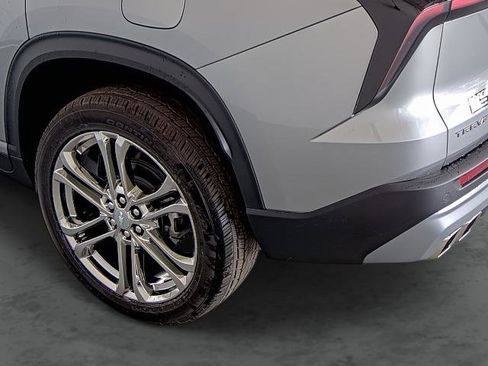 New 2026 Chevrolet Traverse LT image 9