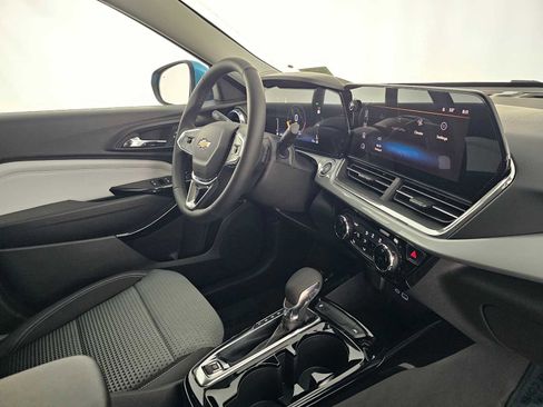 New 2026 Chevrolet Trax LT w/ Driver Confidence Package image 11