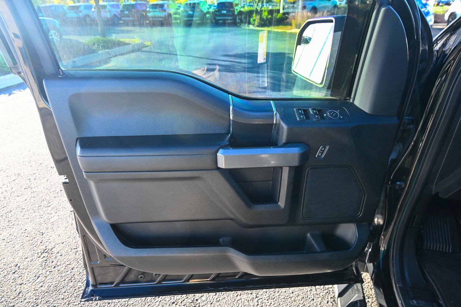 Used 2018 Ford F150 XLT w/ Equipment Group 302A Luxury AWD/4WD image 19
