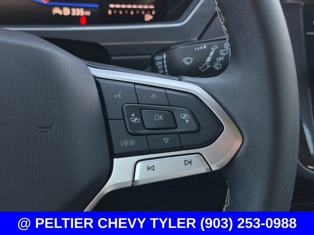 Used 2023 Volkswagen Tiguan SE w/ Panoramic Sunroof Package FWD image 21