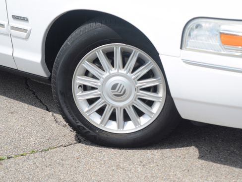 Used 2011 Mercury Grand Marquis LS RWD image 27