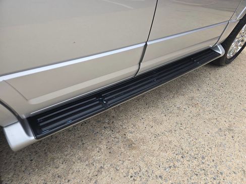 Used 2013 Ford Expedition Limited RWD image 43
