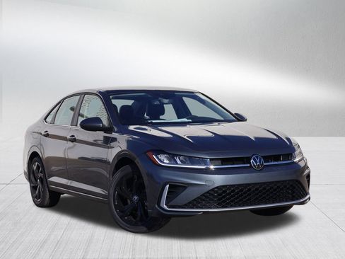 New 2026 Volkswagen Jetta SE FWD image 1