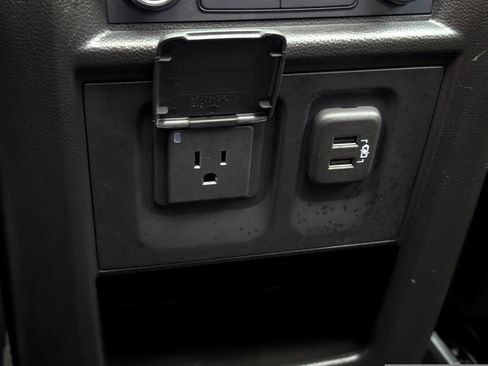 Used 2023 Chevrolet Traverse RS image 42