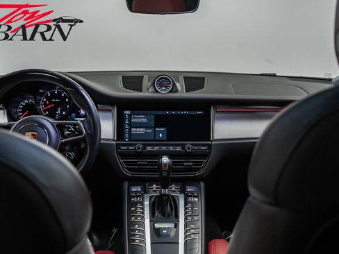 Used 2020 Porsche Macan Turbo image 50