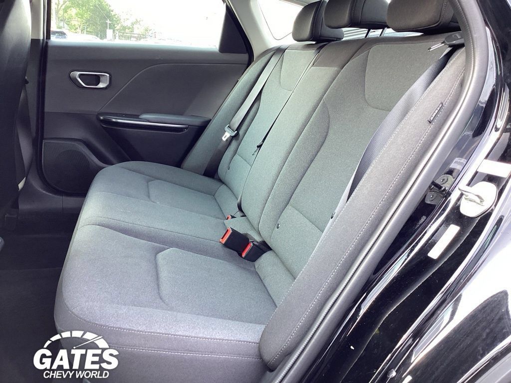 Used 2025 Kia K4 FWD image 11
