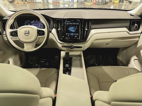Used 2023 Volvo XC60 B5 Plus w/ Protection Package Premier image 23