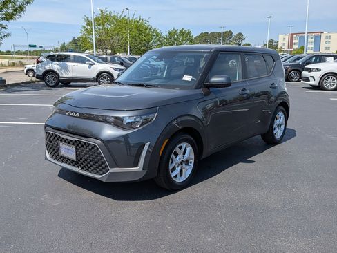 Used 2024 Kia Soul LX w/ Option Group 015 FWD image 7