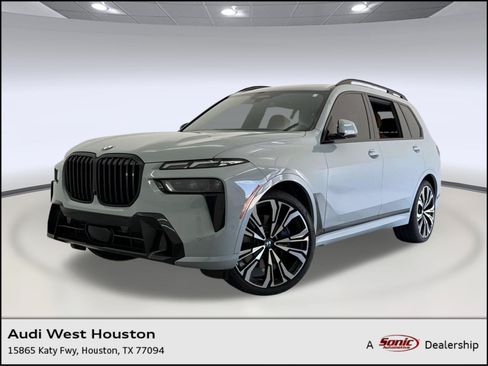 Used 2023 BMW X7 xDrive40i w/ M Sport Package AWD/4WD image 1