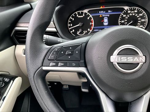 Used 2023 Nissan Altima 2.5 SV FWD image 24