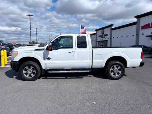 Used 2011 Ford F250 Lariat w/ Chrome Pkg image 3