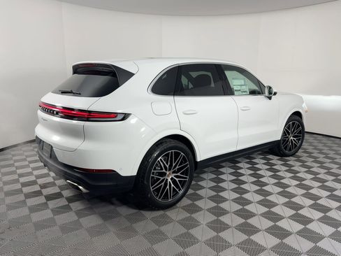 Certified 2026 Porsche Cayenne AWD/4WD image 9
