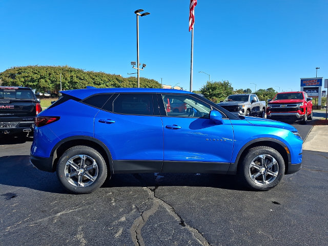 Used 2024 Chevrolet Blazer LT FWD image 7