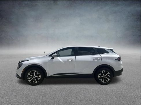 Used 2023 Kia Sportage EX FWD image 2