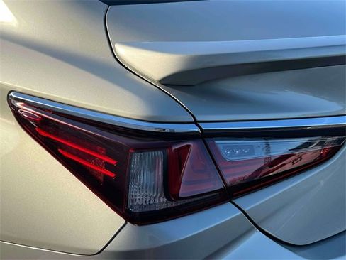 Certified 2023 Lexus ES 350 w/ Premium Package image 10