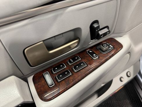 Used 2006 Lincoln Town Car Signature RWD image 7